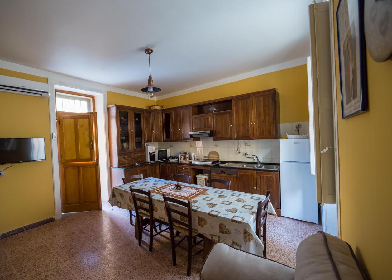 빌라 산 조반니 La Casa Di Eolo B&B 외부 사진