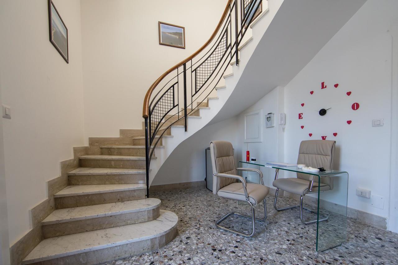 빌라 산 조반니 La Casa Di Eolo B&B 외부 사진